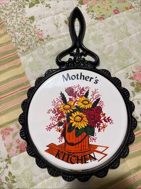 Vintage Mother's Kitchen Trivet - Floral Design (Black Frame, White Center)